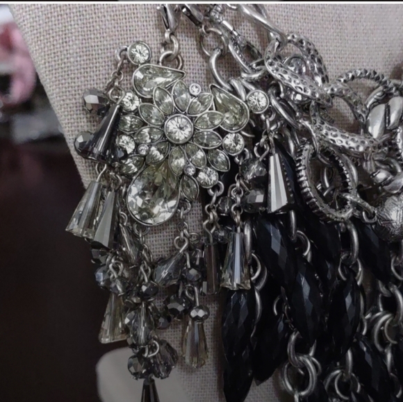 Women's Silver and Black Beaded Floral Rhinestones Leather Strand Necklace - Picture 3 of 9